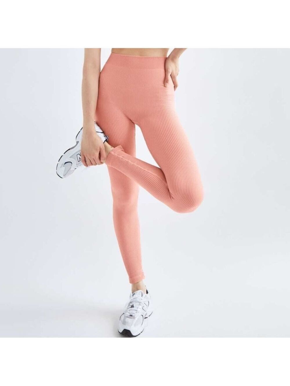 L • The Group Babaton • Balsam Seamless Legging